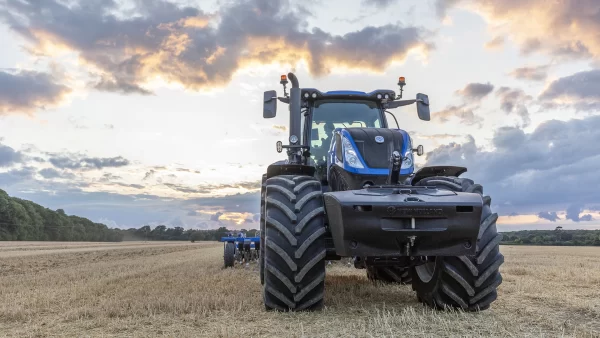 New Holland T7 HEAVY DUTY with PLM Intelligence™