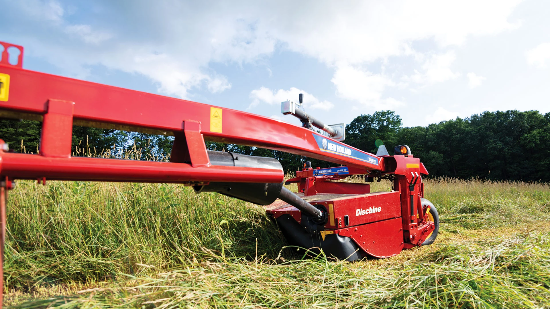 New Holland Discbine® Side-Pull Disc Mower-Conditioners