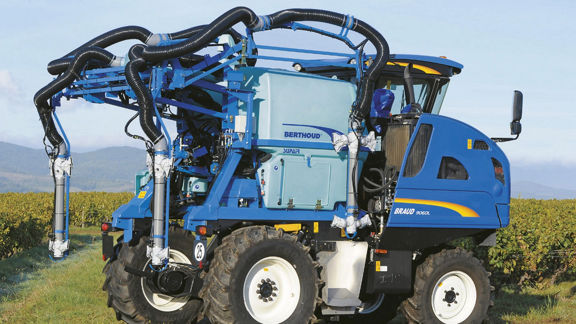 New Holland Braud Grape Harvester