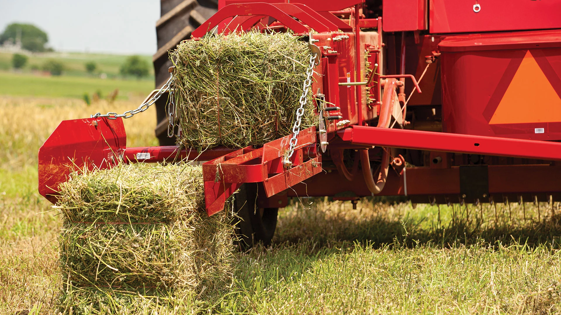 New Holland Hayliner® Small Square Balers