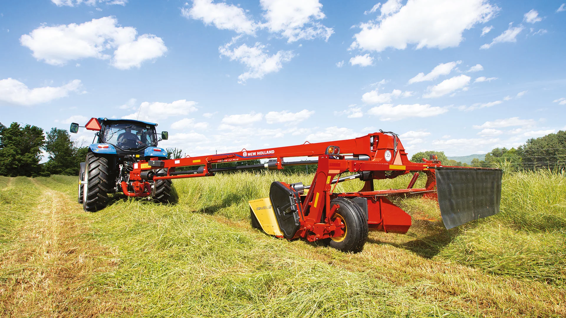 New Holland Discbine® PLUS Center-Pivot Disc Mower-Conditioners