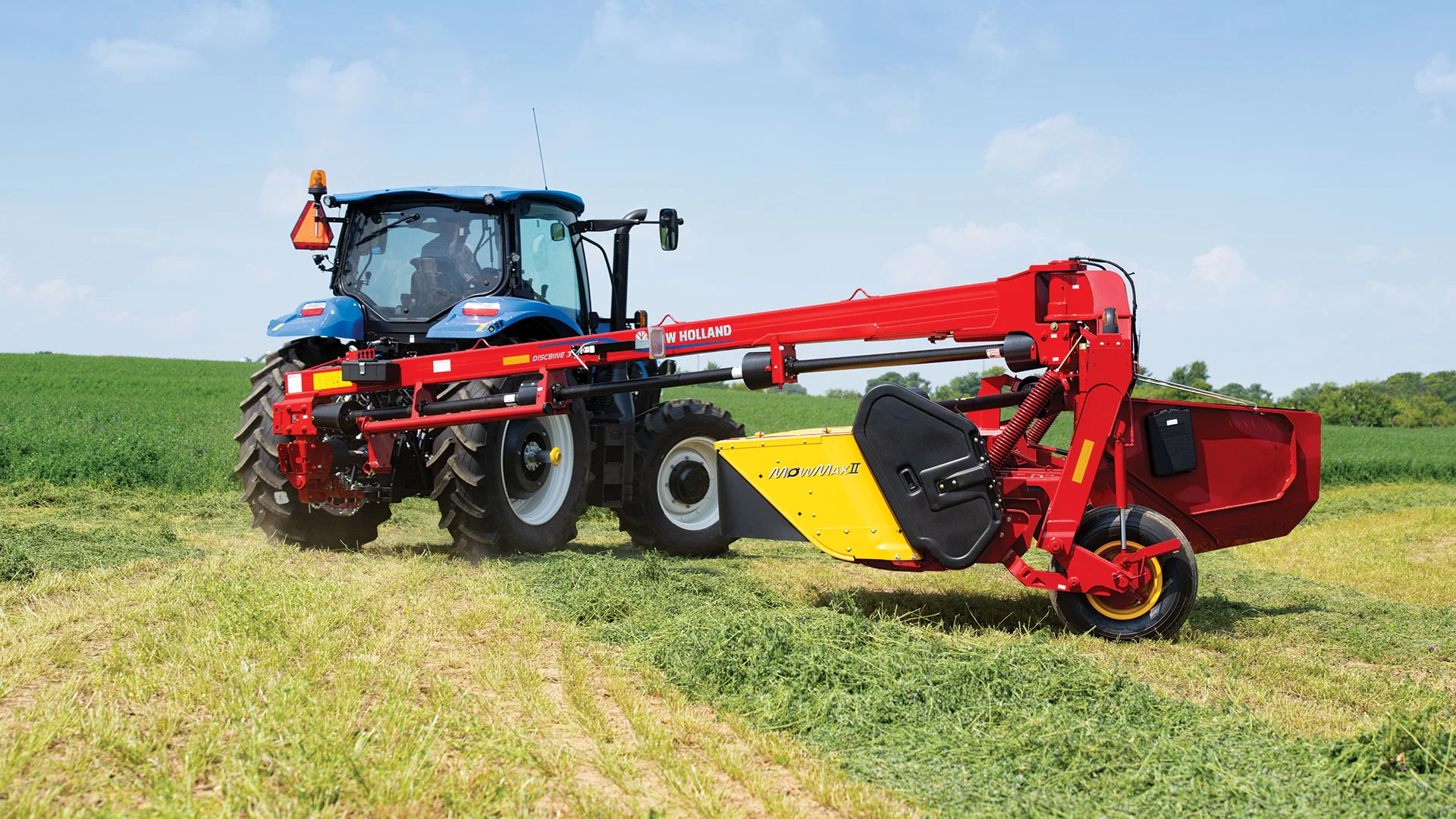 New Holland Discbine® PLUS Center-Pivot Disc Mower-Conditioners
