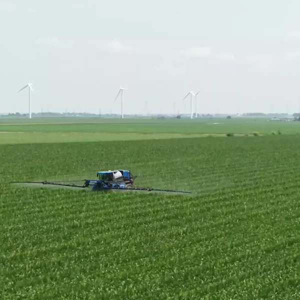 New Holland Guardian™ Front Boom Sprayers