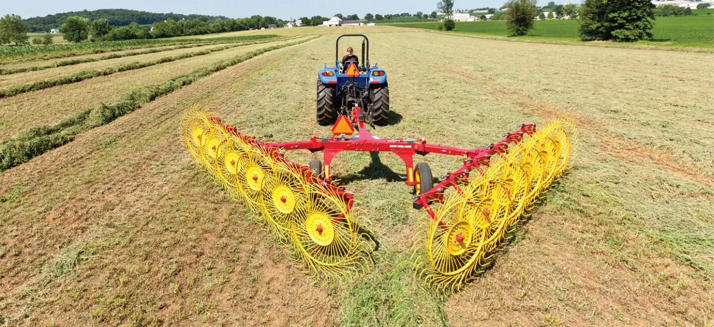 New Holland ProCart™ and ProCart™ PLUS Deluxe Carted Wheel Rakes