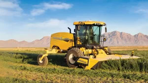 New Holland Speedrower® PLUS Self-Propelled Windrowers
