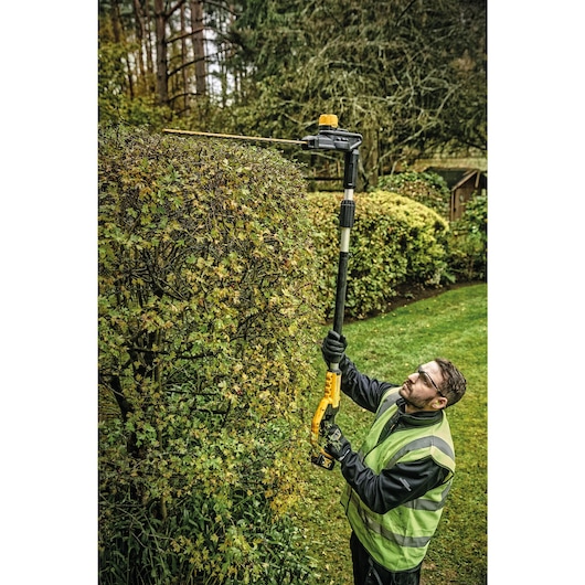 DEWALT 20V MAX* 22 in. Cordless Pole Hedge Trimmer (Tool Only)