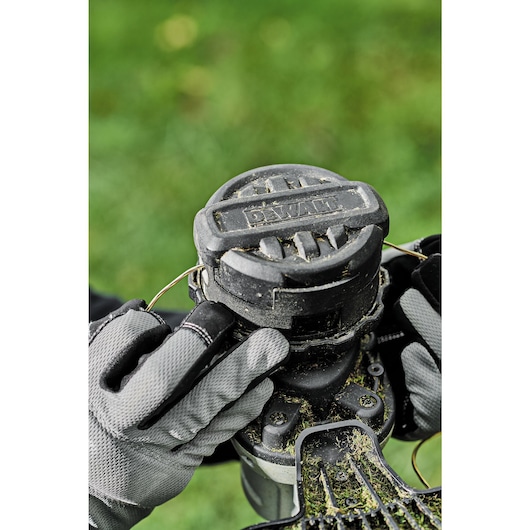 DEWALT 20V MAX* 14 in. Brushless Cordless Folding String Trimmer (Tool Only)