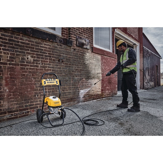 DEWALT 2400 PSI 1.1 GPM Electric Pressure Washer