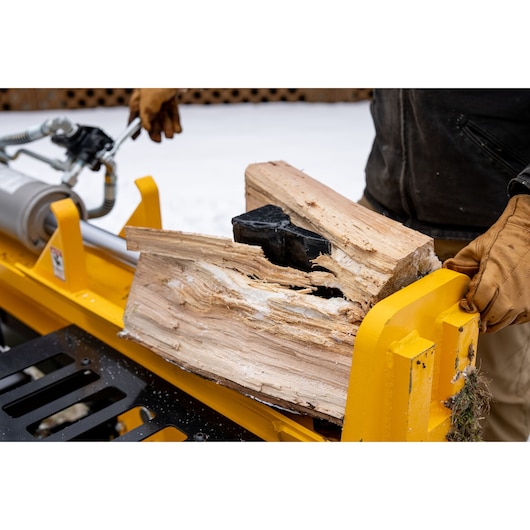 DEWALT 28 Ton 196cc Horizontal/Vertical Full Beam Hydraulic Log Splitter