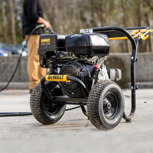 DEWALT 4000 PSI 3.5 GPM Gas Pressure Washer with Honda® Engine and Triplex Pump