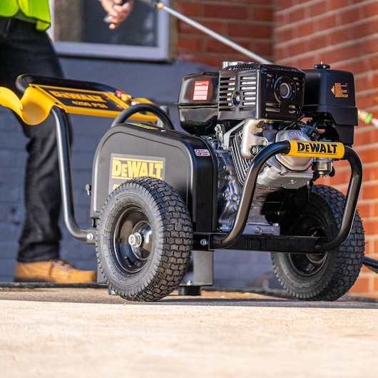 DEWALT 4200 PSI 4.0 GPM Gas Pressure Washer with Honda® Engine and CAT Triplex Plunger Pump