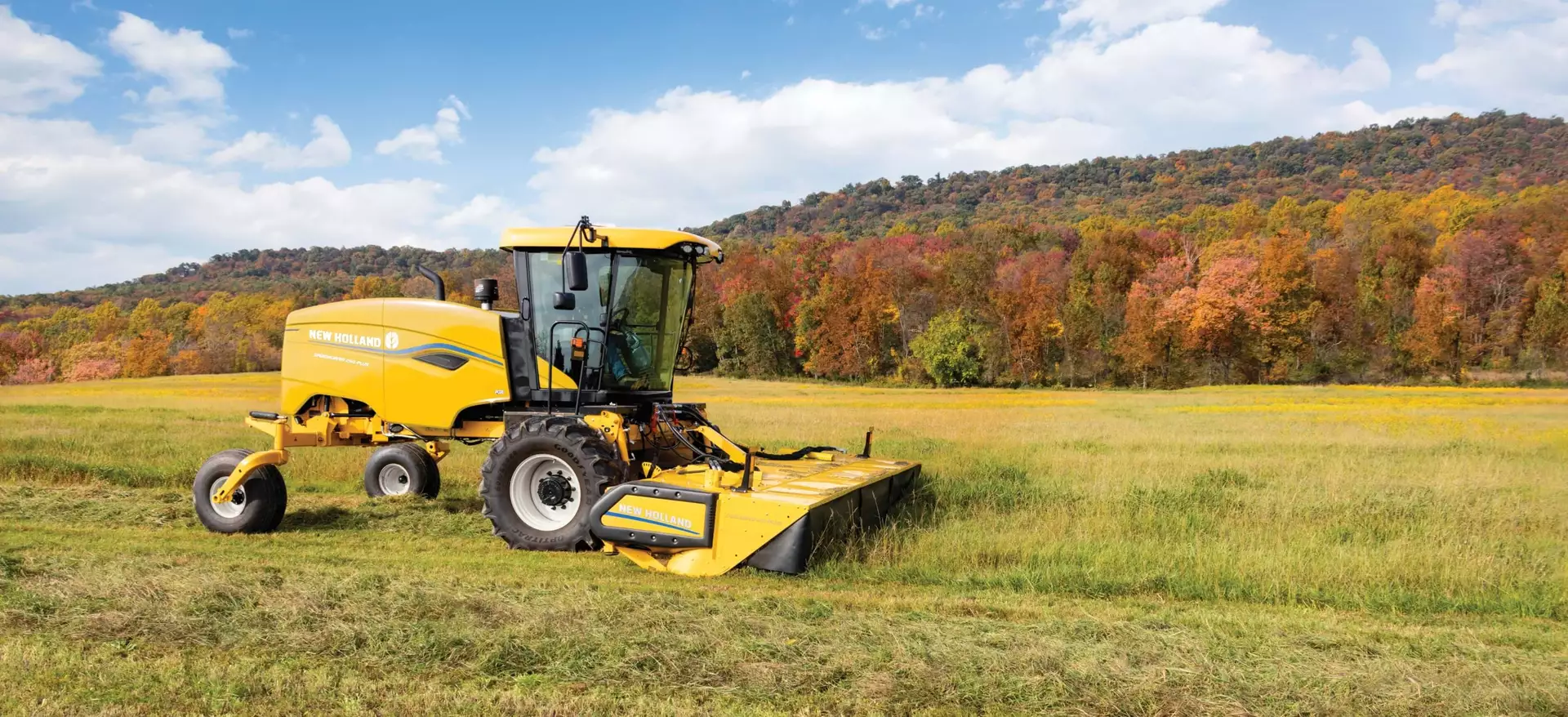 New Holland Speedrower® PLUS Self-Propelled Windrowers