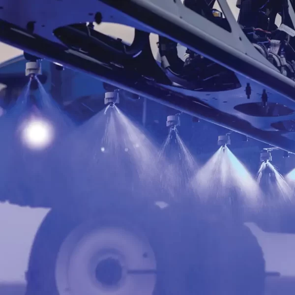 New Holland Guardian™ Front Boom Sprayers