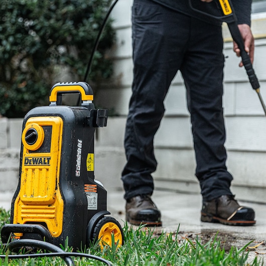 DEWALT 2800 PSI 1.0 GPM Electric Pressure Washer