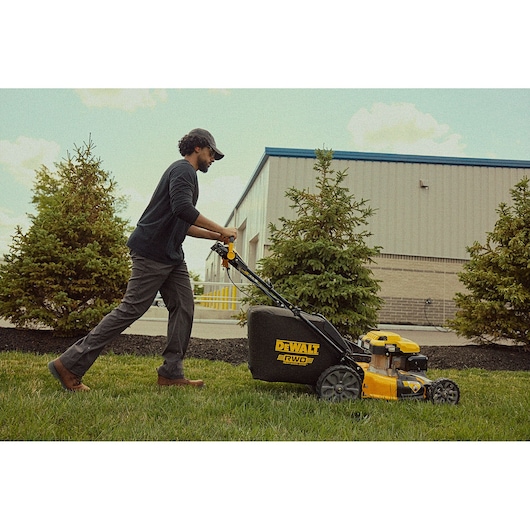 DEWALT 21 in. 196cc RWD Self-Propelled 3-in-1 Lawn Mower With PowerAdapt™